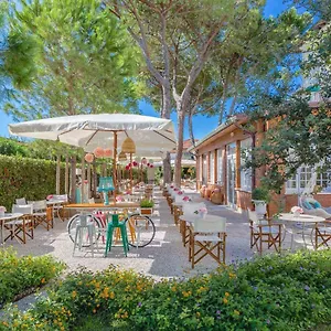 *** Hotel La Pineta Al Mare Italy