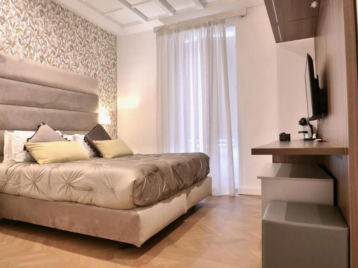 Helmirage Trevi Suite Rome